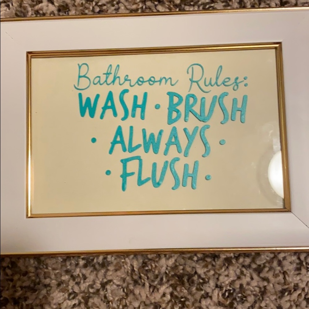 Bathroom wall decor